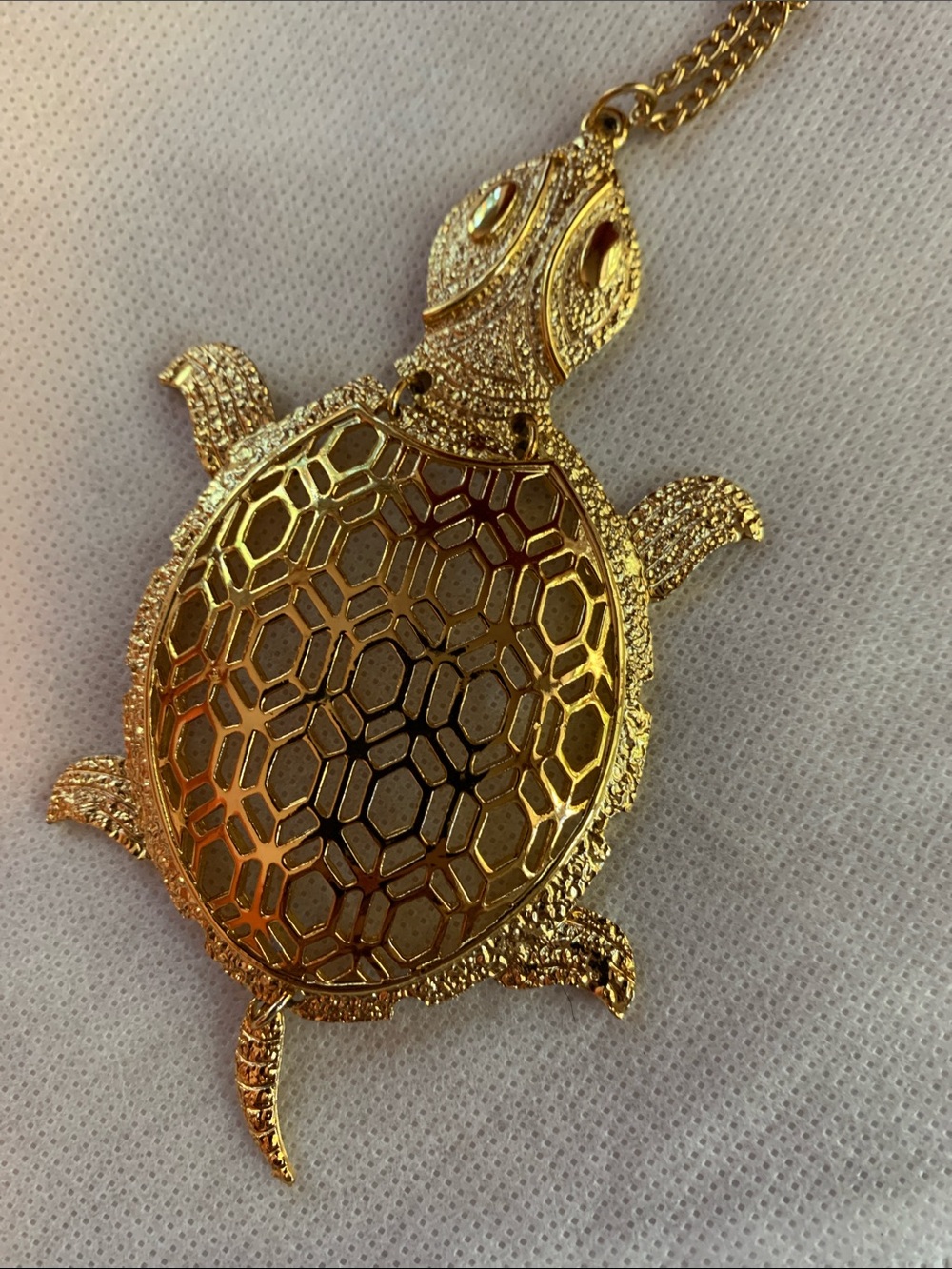 Vintage Gold Turtle Pendant Necklace - Elegant Women's Jewelry